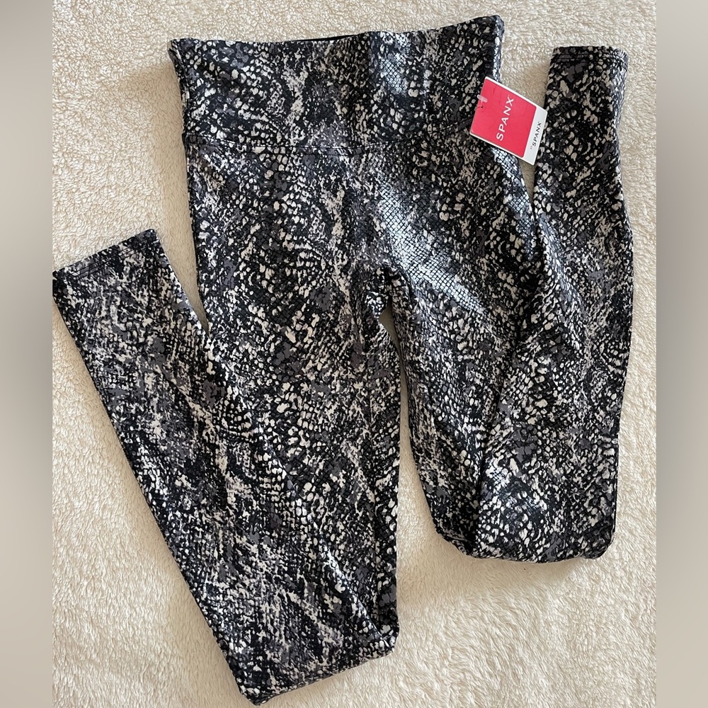 NWT SPANX LEGGINGS